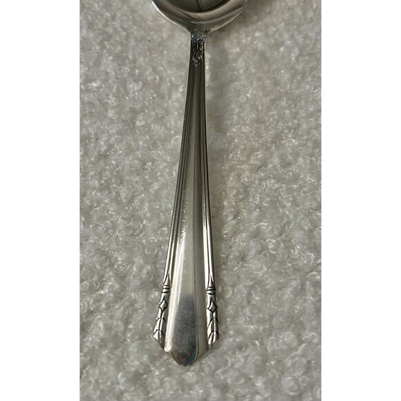 Wm A Rogers A1 Plus Oneida Ltd Croydon Malibu Flatware Soup Spoon - Picture 2 of 4